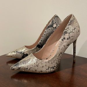 Steve Madden Gold Snakeskin Pumps